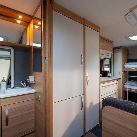 Gemuetliche Mit Top-ausstatung Und Vorzelt Im Heide Bruggen (Viersen)