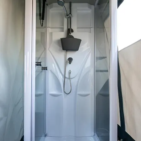 Gemuetliche Mit Top-ausstatung Und Vorzelt Im Heide